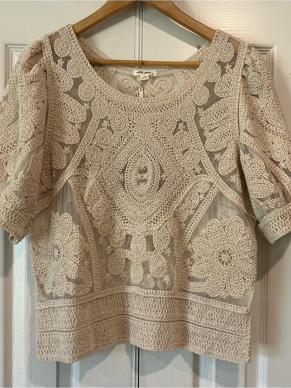 Ultra Pink Cream Crochet Lace Puff Short Sleeve Top, Size Small, NWT